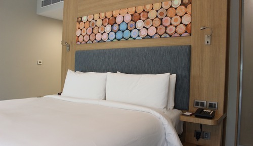aloft, Room, 1 King Bed, Pool View