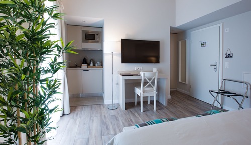 Superior Studio, Kitchen (Studio 6)