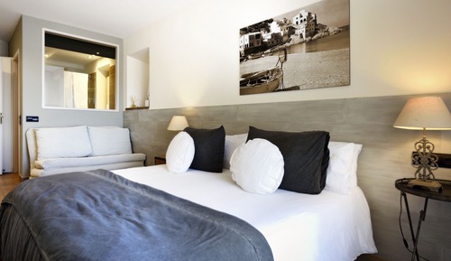 Double room with double sofa bed