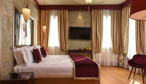 Suite, Garden View