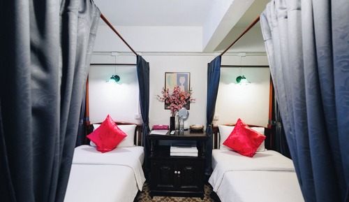Twin Room with Shared Bathroom