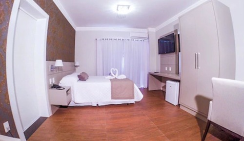 Suite, Hot Tub