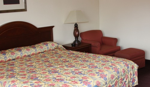 Economy Room, 1 King Bed, Non Smoking