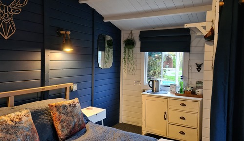 Cabin, Shared Bathroom