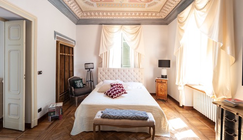 Romantic Suite, Multiple Bedrooms, Jetted Tub, Courtyard Area
