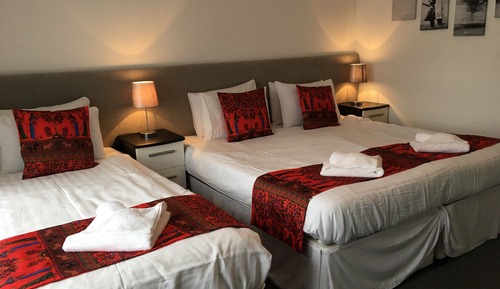  Garden SuperKing double/twin with single bed