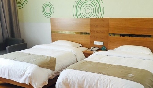 Twin Room Aisle Window