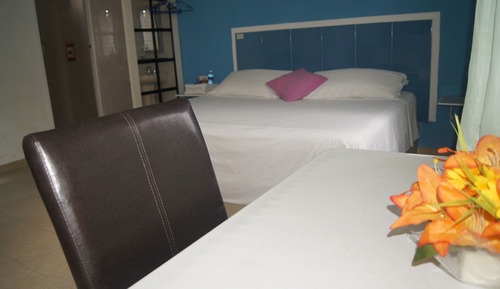 Basic Room, 1 King Bed