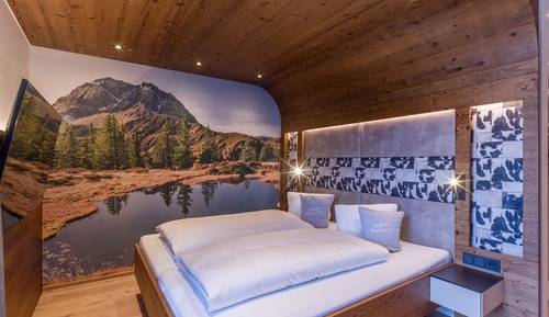 Luxury Suite