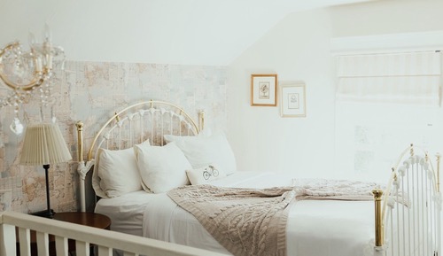 The Lily Room & Loft (2 Bedrooms)