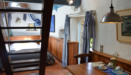 Double Room (Bleue)