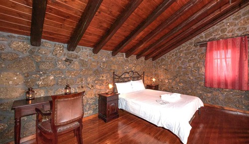 Suite (2 Adults & 2 Children)
