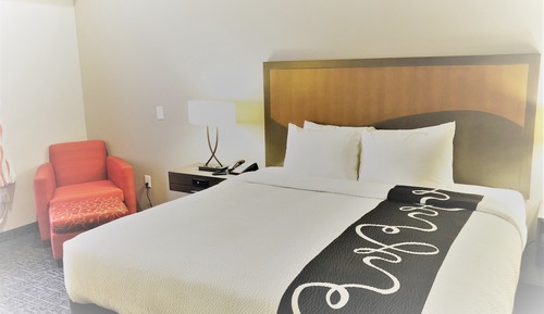 Single Room, 1 King Bed, Non Smoking, Kitchenette