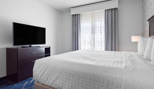 Standard Room, 1 King Bed, Accessible, Non Smoking (Walk-in Shower)