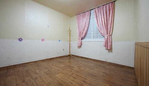Room (Ivy)
