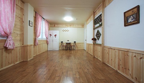 Room (Magnolia)