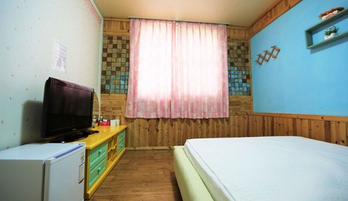 Room (Lily)