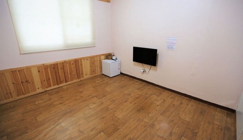 Basic Room (Camomile)