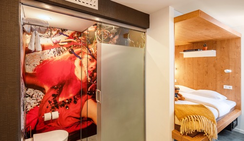 BUNK ROOM +