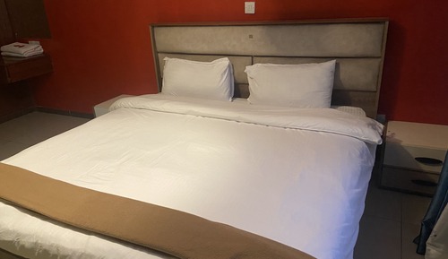 Luxury Apartment, 3 Bedrooms, Kitchen
