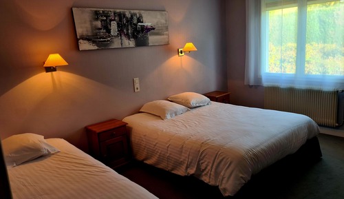 Standard Triple Room, Bathtub