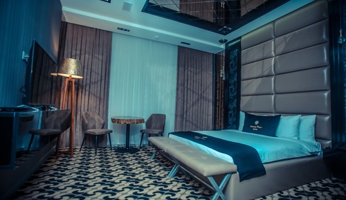 Standard Room, 1 King Bed