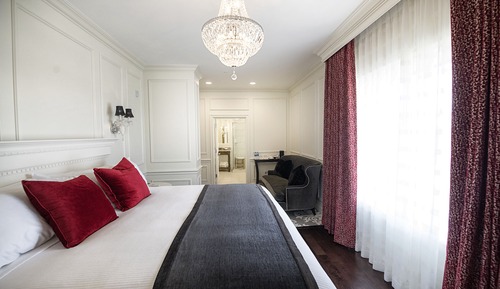 Grand Room, Non Smoking, Private Bathroom (2nd Floor)