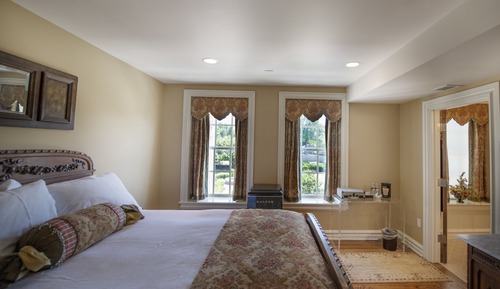 Superior Room, 1 Queen Bed, Private Bathroom