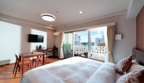 Double Room, 1 King Bed, Non Smoking, Partial Ocean View, Pet not allowed (10th Floor)