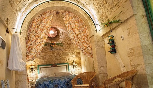 Luxury Suite, 1 King Bed, Private Bathroom