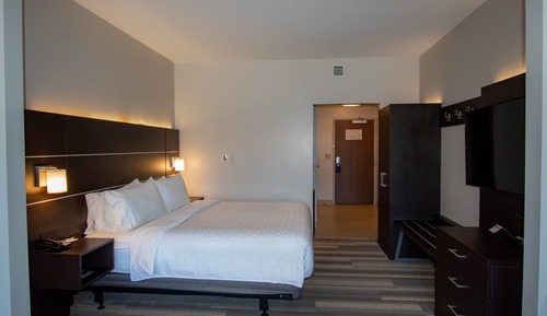 Room, 1 King Bed, Roll-in Shower (Communications, Mobility)