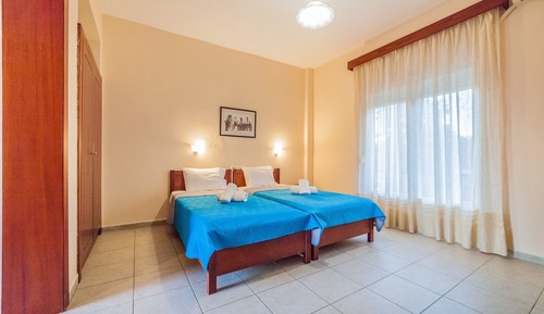 Standard Studio, 2 Twin Beds
