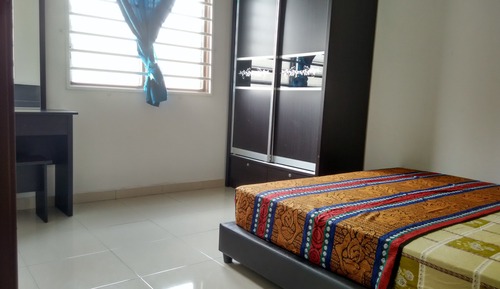 Family House, 3 Bedrooms, 2 Bathrooms