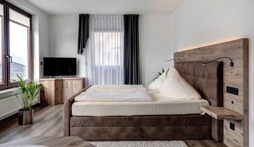 Deluxe - Double room, Balcony, Side river view