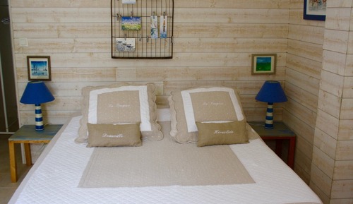 Family Room (Heraclide)