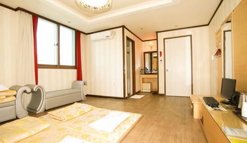 Ondol Room