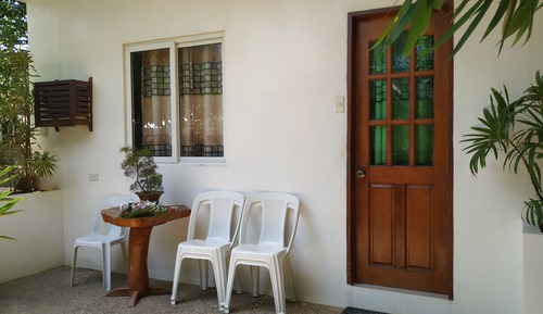 Standard Room, 1 Queen Bed, Garden View, Garden Area