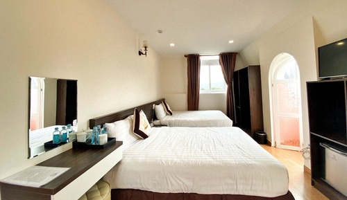 Family Quadruple Room, 2 Queen Beds, Balcony, City View