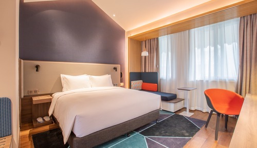 Standard Room, 1 King Bed