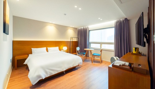 Deluxe Double Room, City View