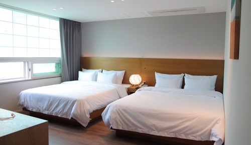 Deluxe Twin Room, City View