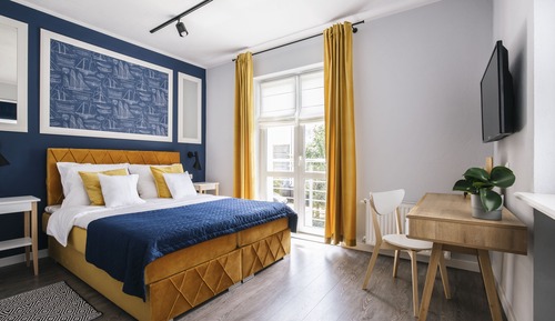 Deluxe Double Room, 1 King Bed, Non Smoking, Private Bathroom