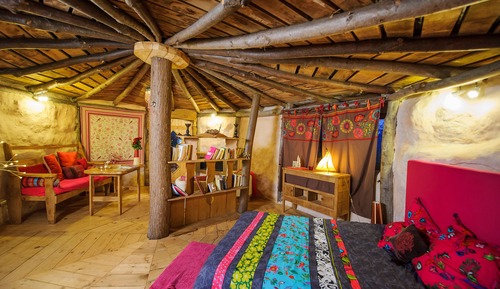 Romantic House (Maison de Hobbit)