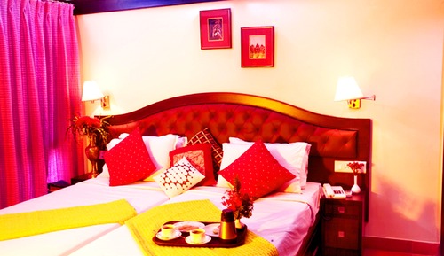 Luxury Cottage, Garden View