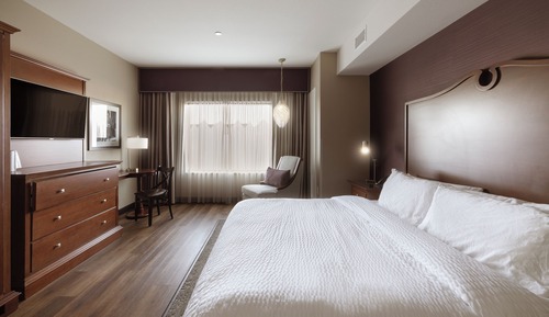 Premier Room, 1 King Bed (Accessible)