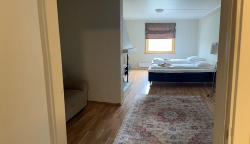 Economy Twin Room, 2 Twin Beds, Shared Bathroom