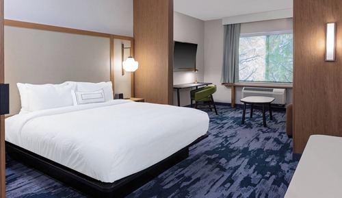 Suite, Multiple Beds (Mobility/Hearing Access, Roll-In Shwr)