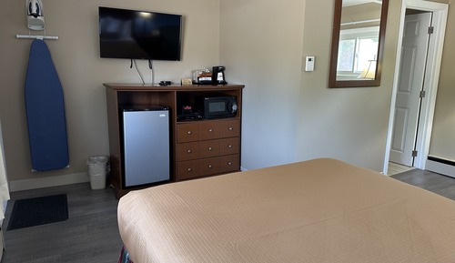 Room, 1 Queen Bed, Non Smoking, Refrigerator & Microwave