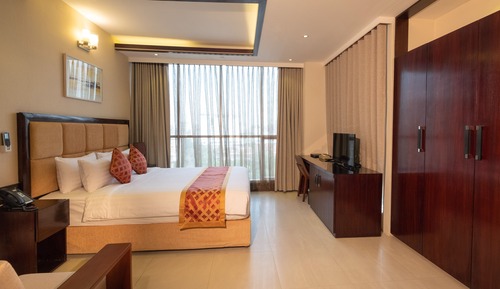 Deluxe Double Room, 1 Queen Bed, City View