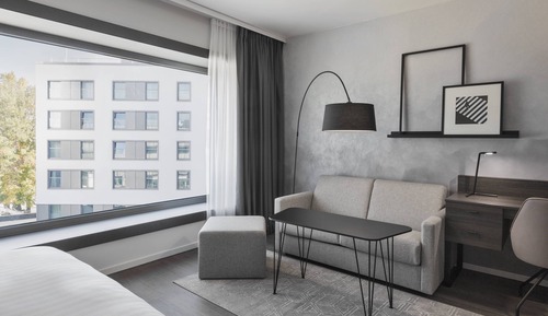 Superior Studio, 1 Queen Bed with Sofa bed, Courtyard View